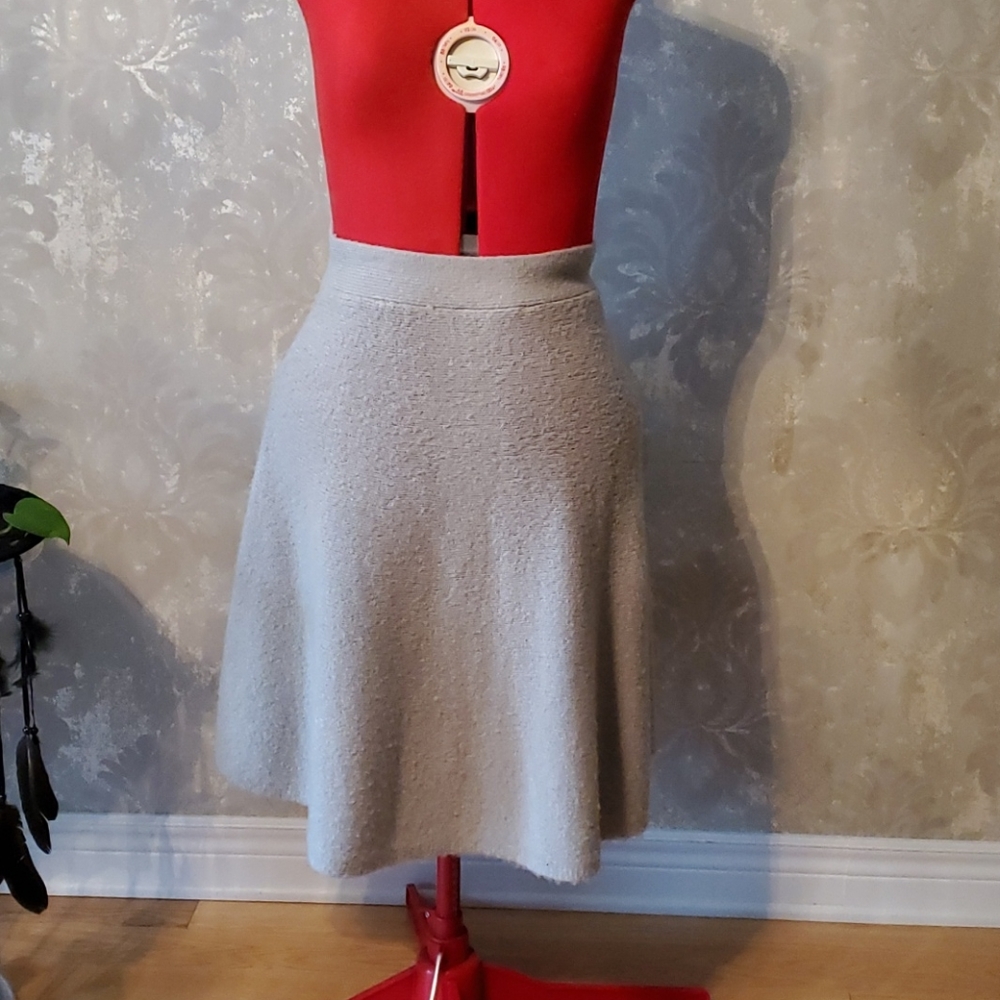 BCBG Gale light grey wool skirt size small
